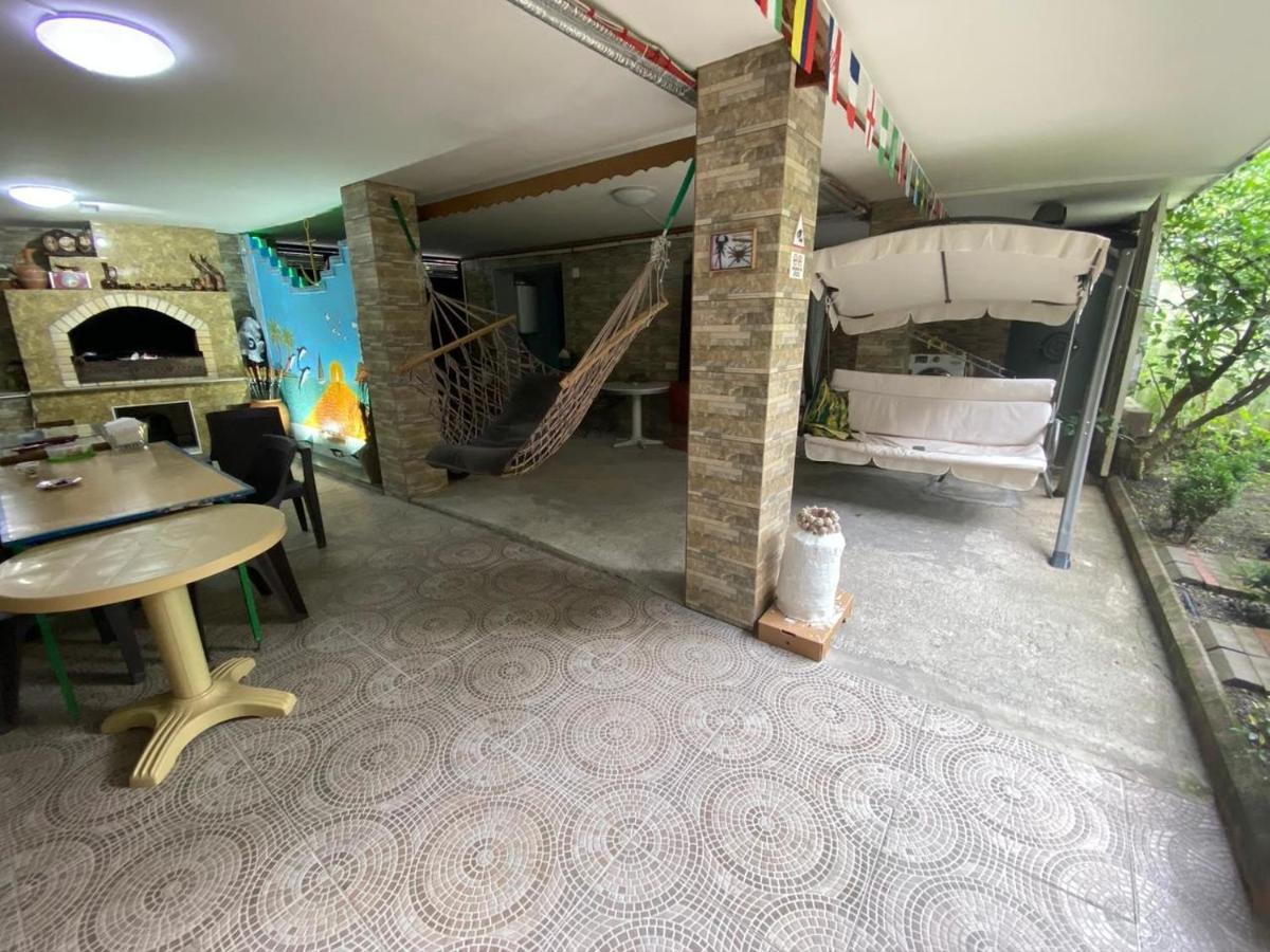 Guest House Ocean Force Батуми Екстериор снимка
