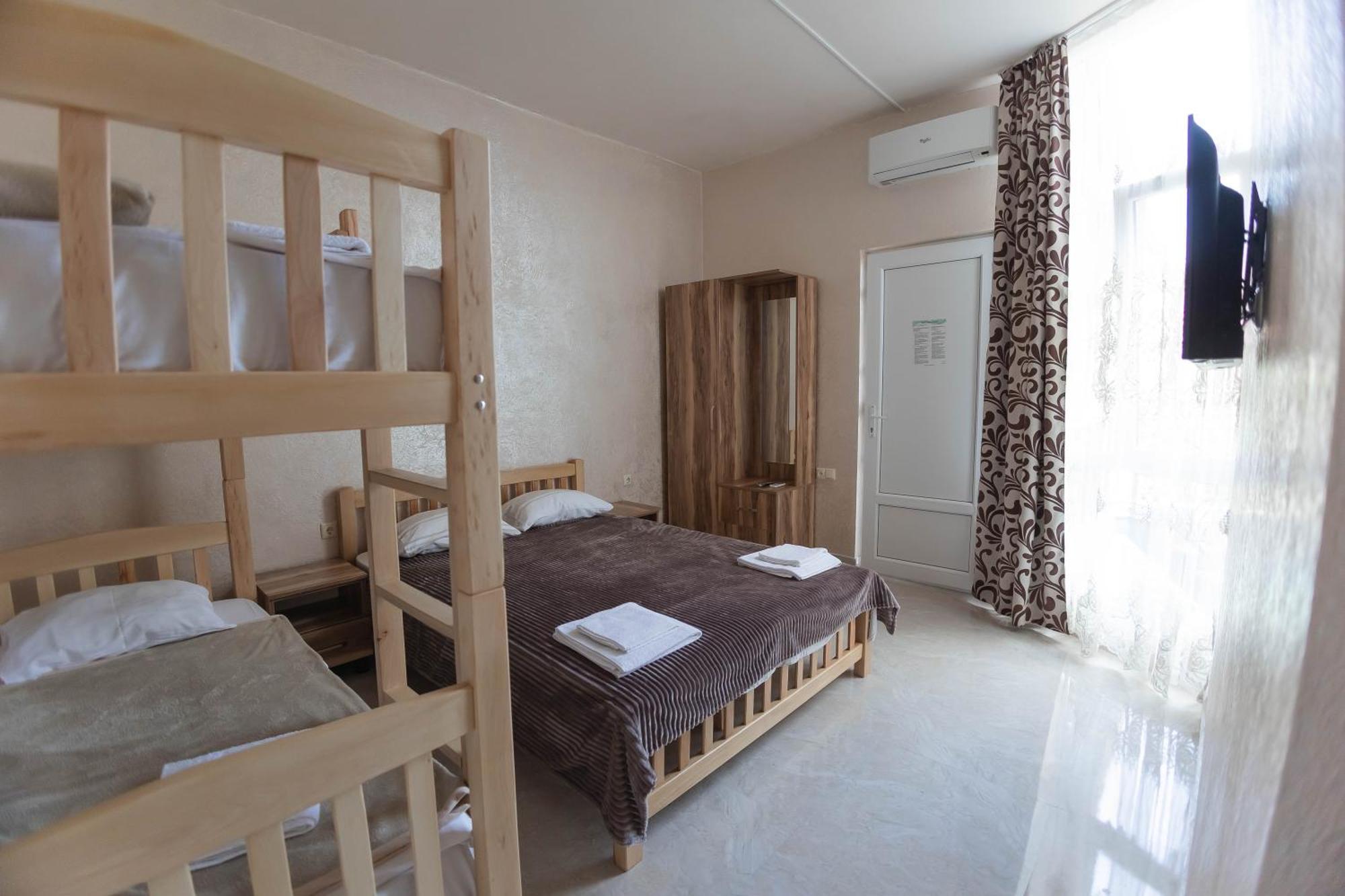Guest House Ocean Force Батуми Екстериор снимка