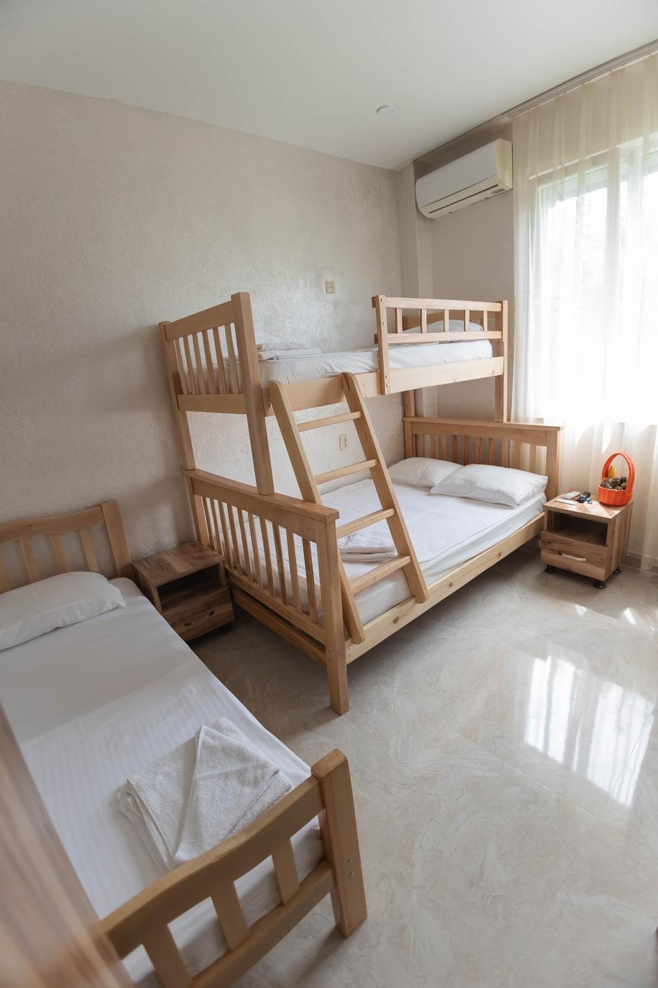 Guest House Ocean Force Батуми Екстериор снимка