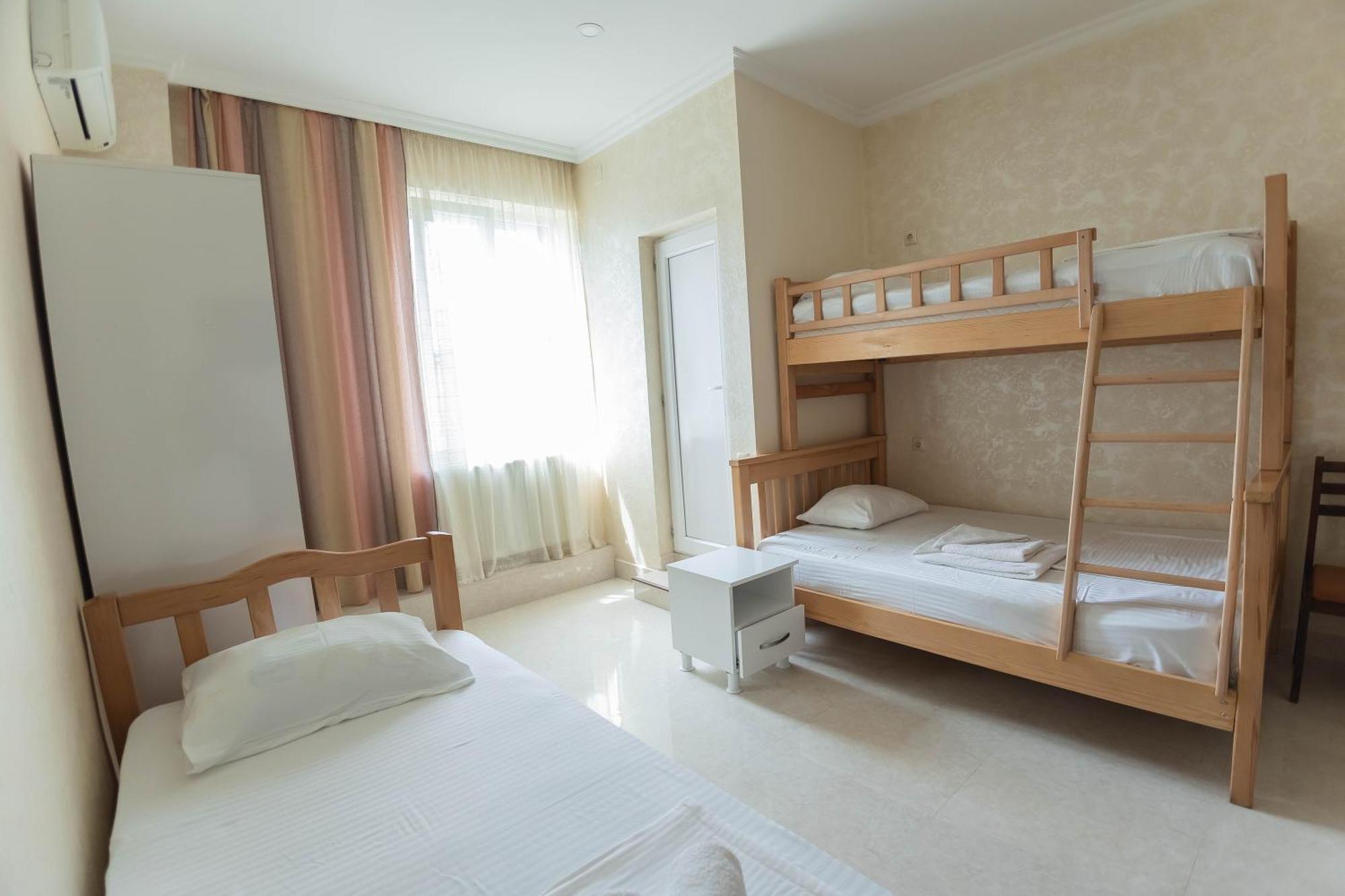 Guest House Ocean Force Батуми Екстериор снимка