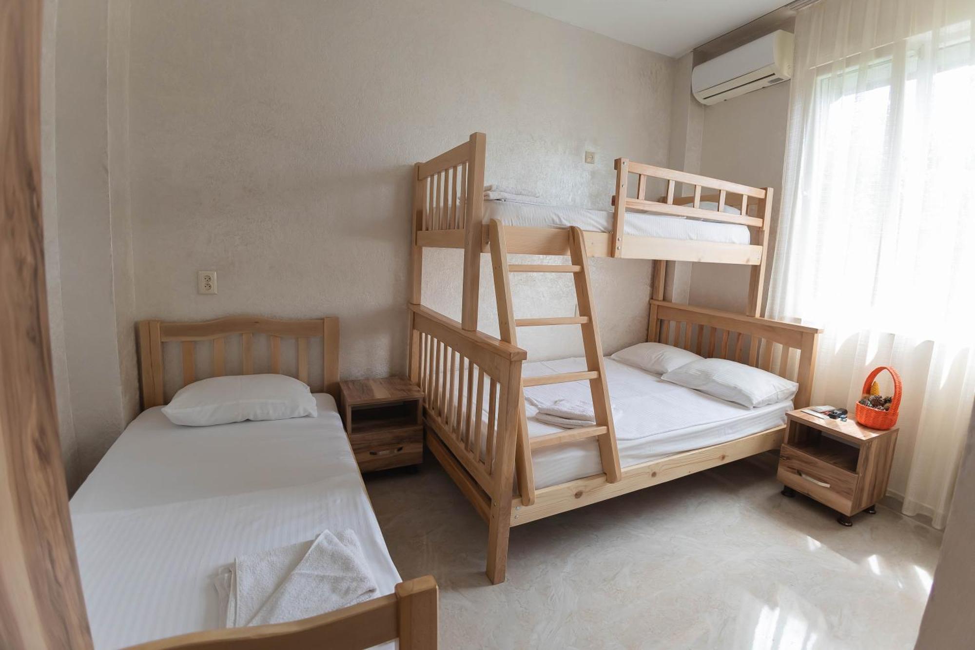 Guest House Ocean Force Батуми Екстериор снимка