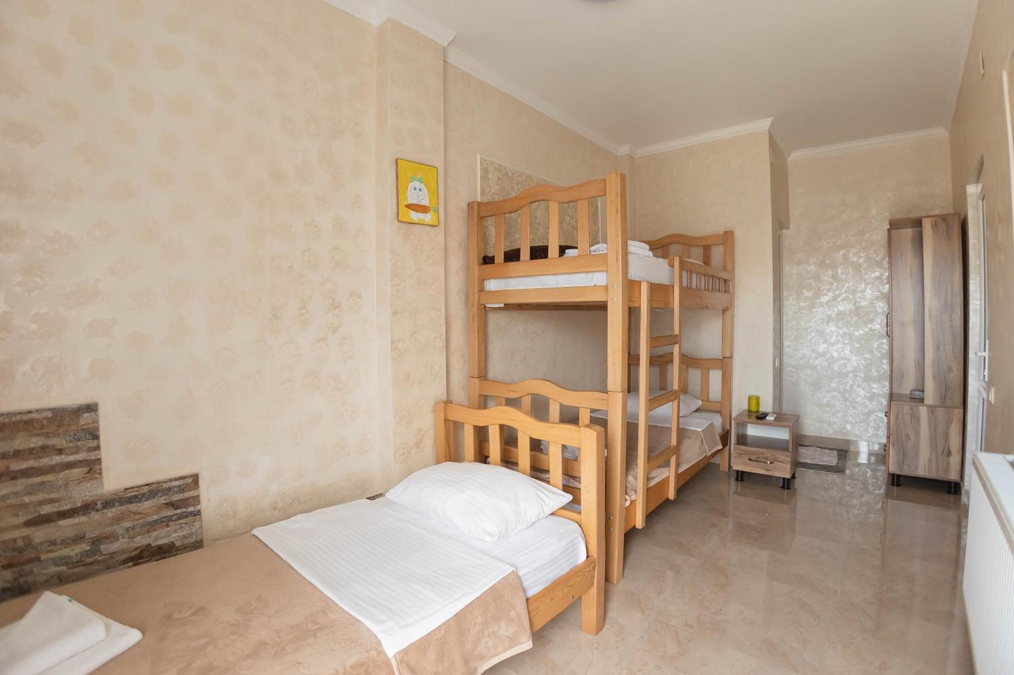 Guest House Ocean Force Батуми Екстериор снимка