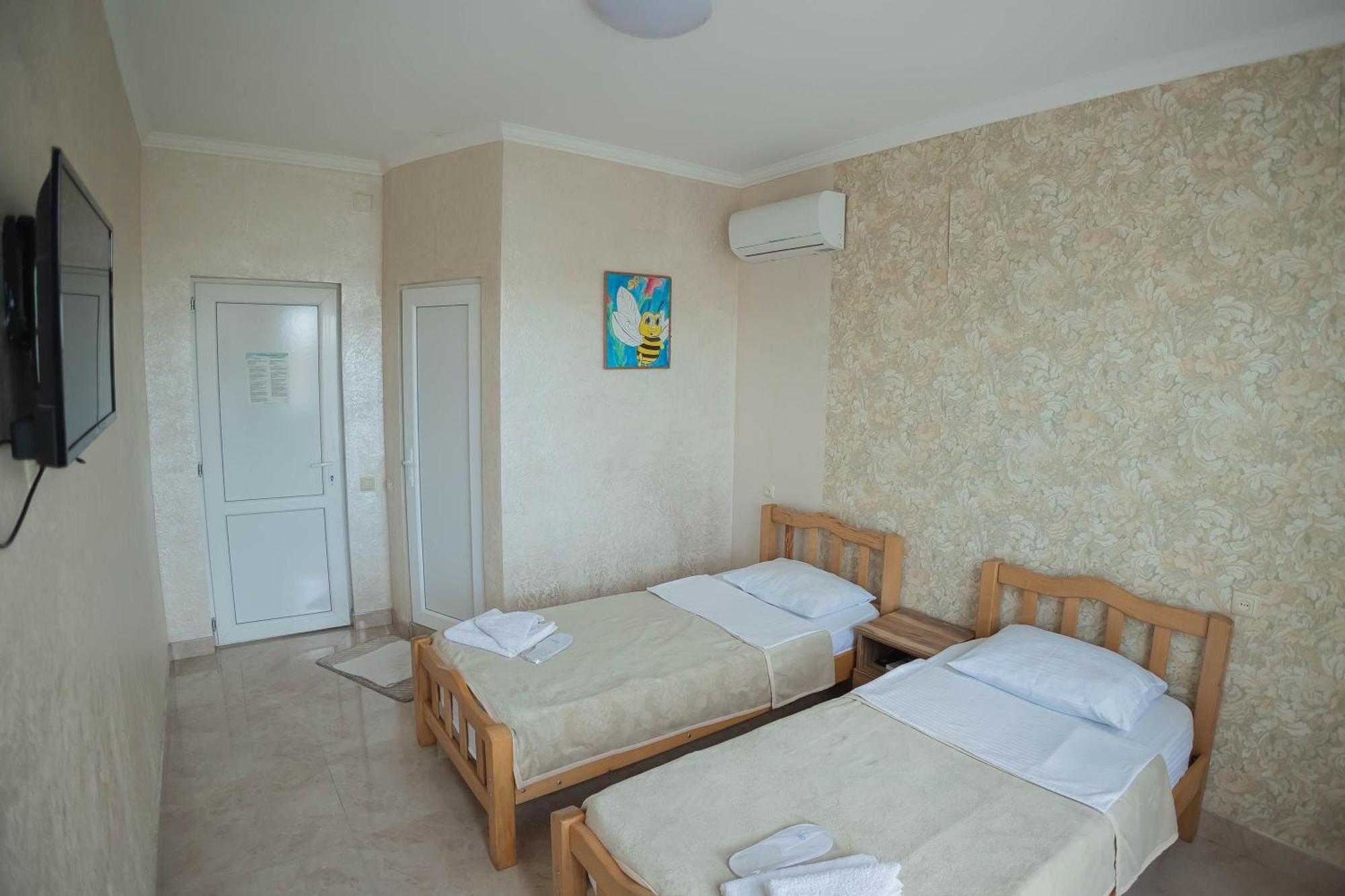 Guest House Ocean Force Батуми Екстериор снимка
