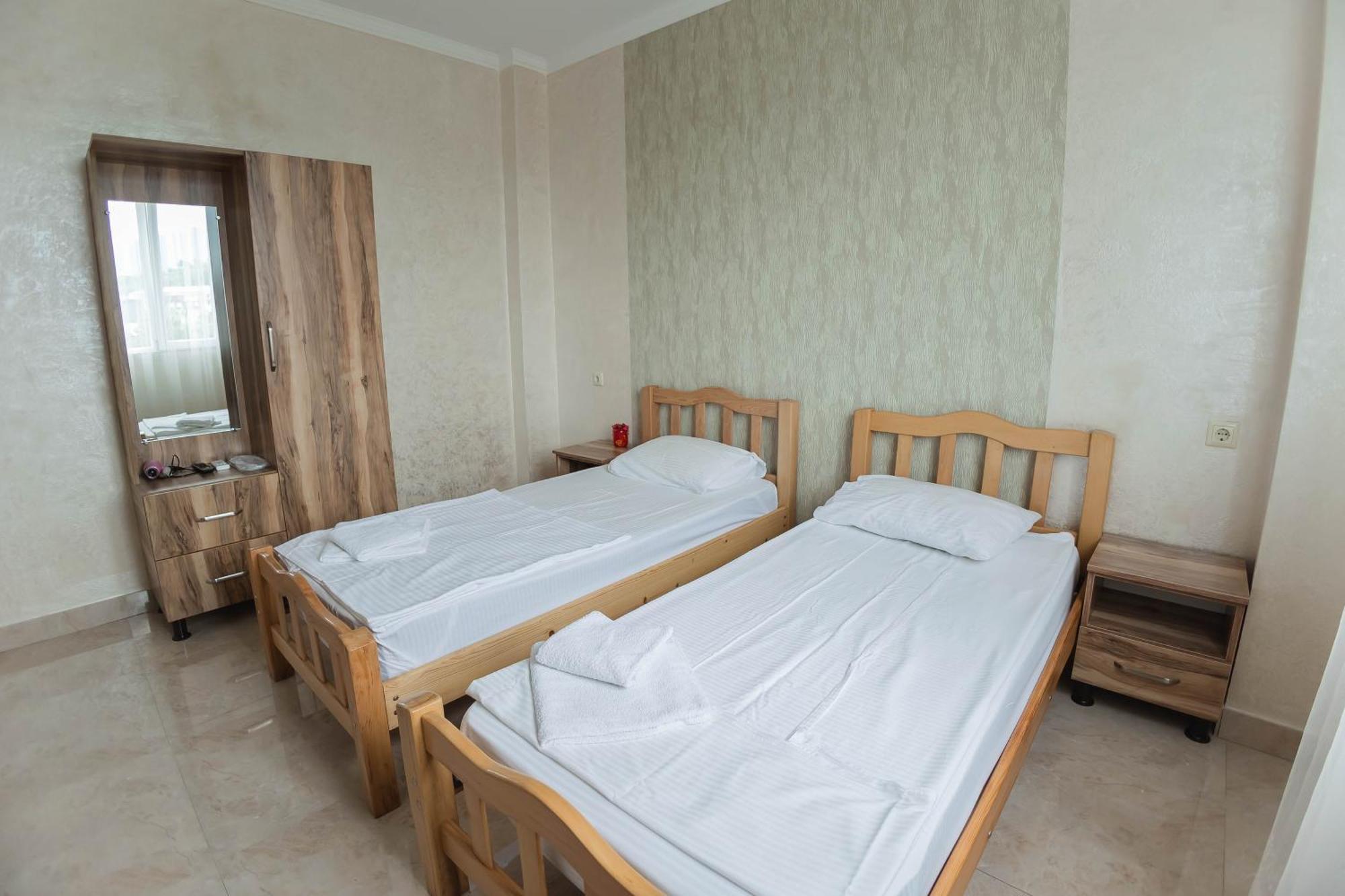 Guest House Ocean Force Батуми Екстериор снимка