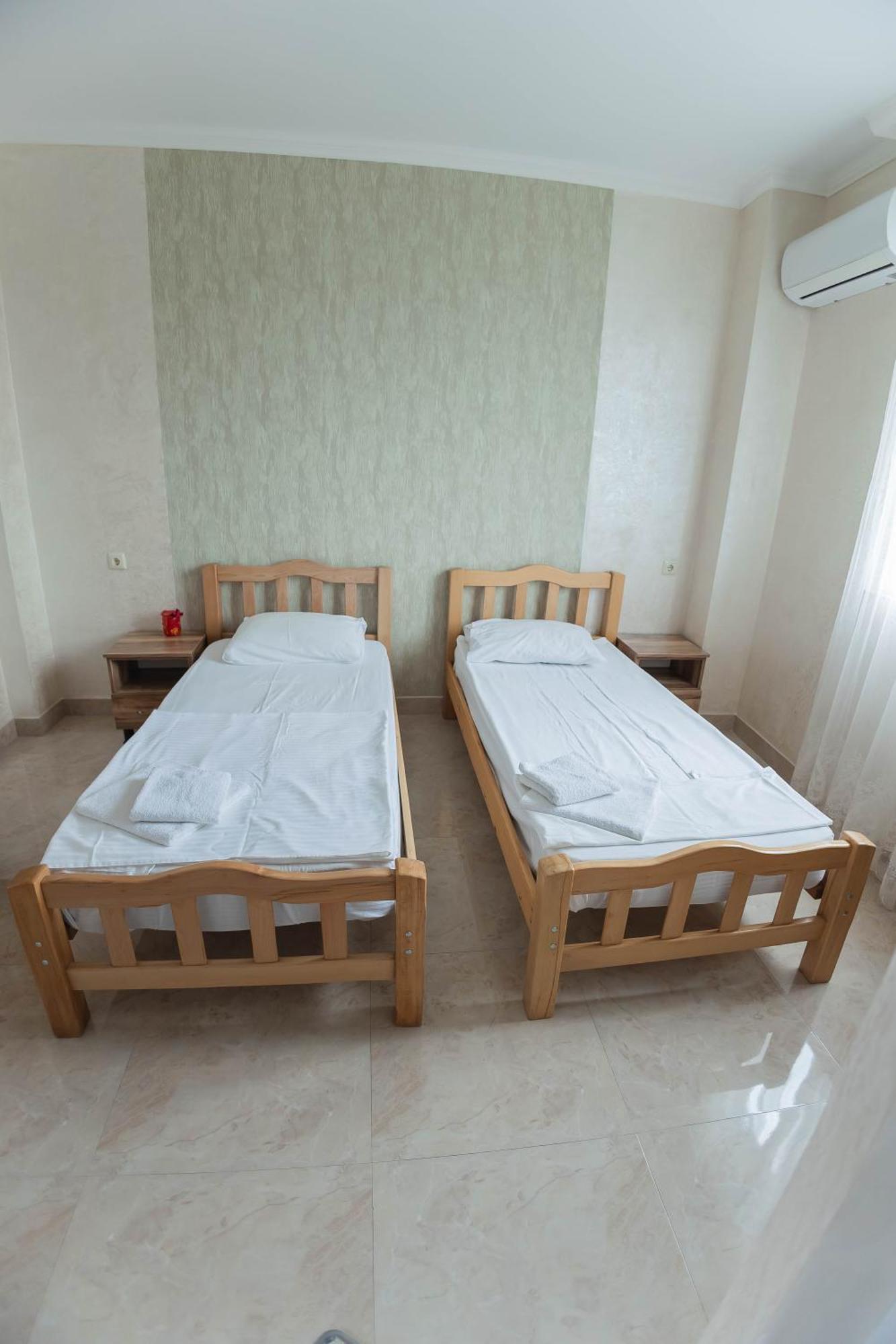 Guest House Ocean Force Батуми Екстериор снимка